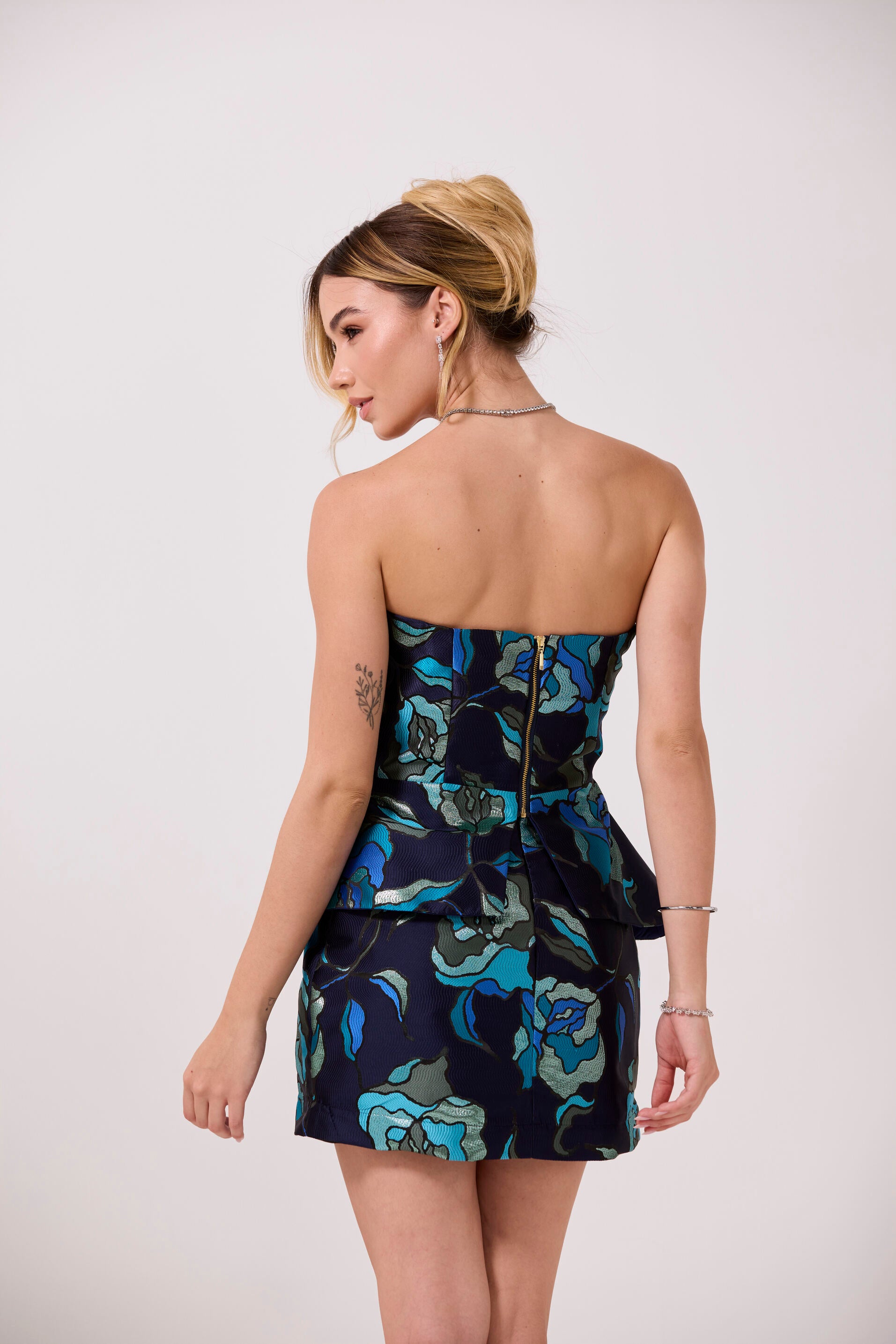Azul Escuro